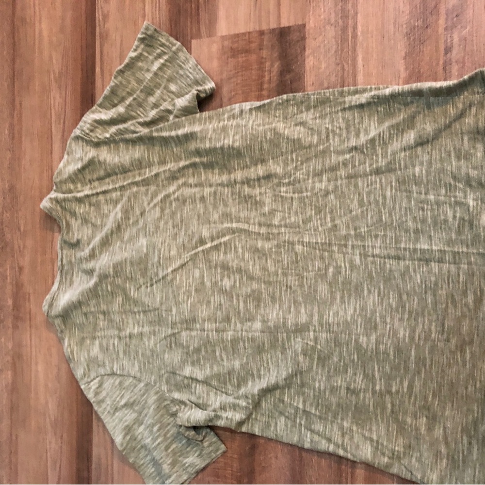 Like New - Merona Cotton Three Button Round Neck S/S Shirt SZ- MED - Picture 5 of 6